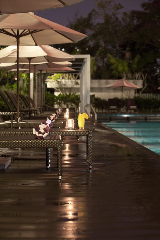 Dorsett Grand Subang Hotel Subang Jaya Eksteriør billede The swimming pool at the hotel