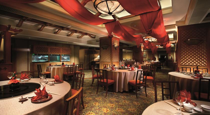 Dorsett Grand Subang Hotel Subang Jaya Eksteriør billede The interior of the restaurant