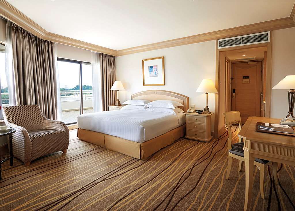 Dorsett Grand Subang Hotel Subang Jaya Værelse billede A room at the hotel